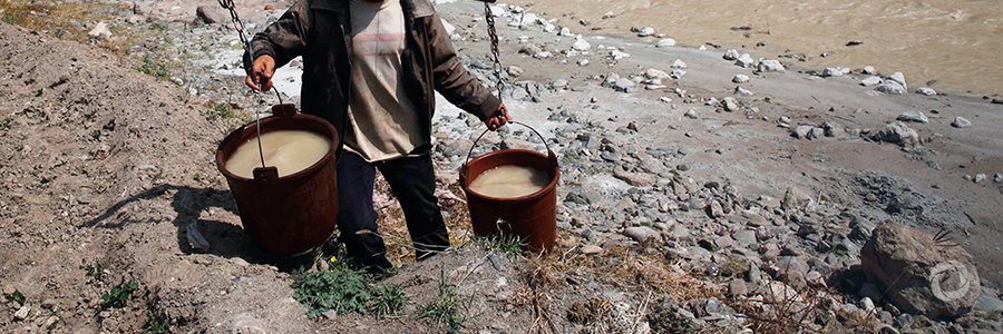 The risk and complexity of delivering aid in highly insecure environments