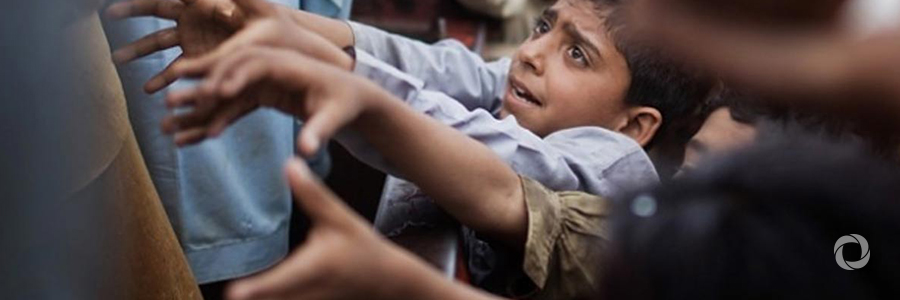 Deadly combination of cholera, hunger and conflict pushes Yemen to 'edge of a cliff' Deadly combination of cholera, hunger and conflict pushes Yemen to 'edge of a cliff'