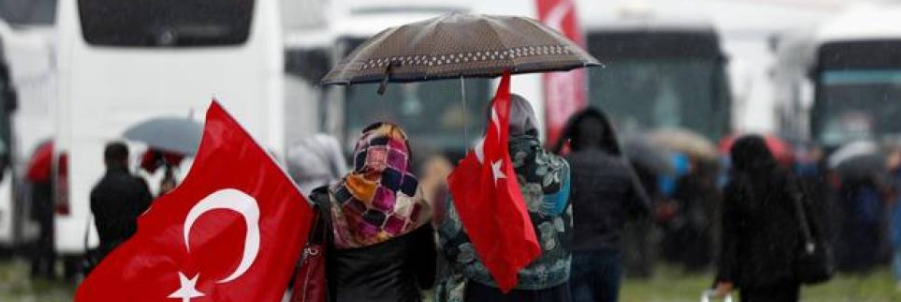 Bus convoy of 2,000 women heads to Syria for women's rights Bus convoy of 2,000 women heads to Syria for women's rights