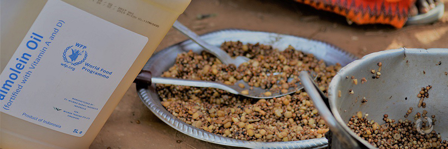 WFP provides food for families driven from their homes by violent disturbances in Ethiopia