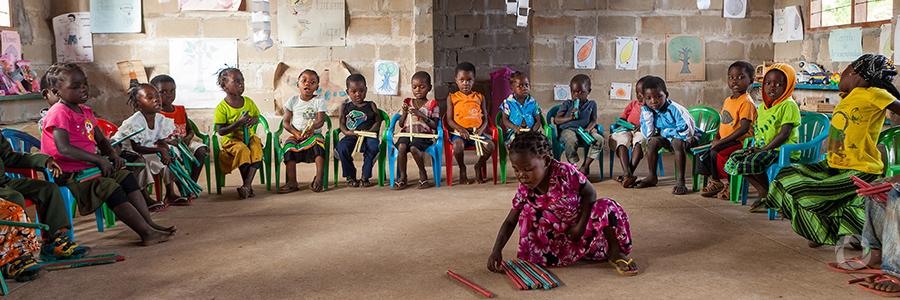 Learning literacy as a family in Mozambique