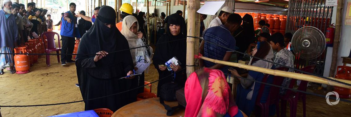 IOM starts distribution of 10,000 household kits to Bangladeshi families in Cox’s Bazar IOM starts distribution of 10,000 household kits to Bangladeshi families in Cox’s Bazar