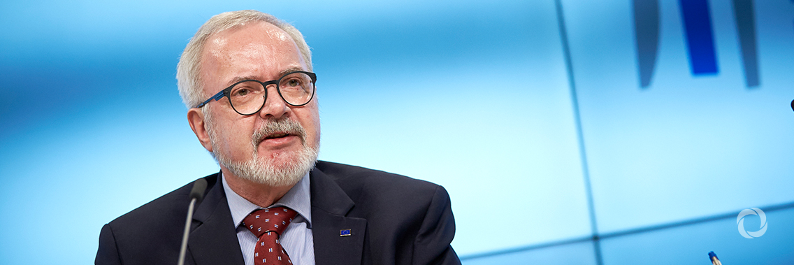 Record EUR 3.3 billion EIB engagement across Africa supports private sector, clean energy, transport and water investment Record EUR 3.3 billion EIB engagement across Africa supports private sector, clean energy, transport and water investment