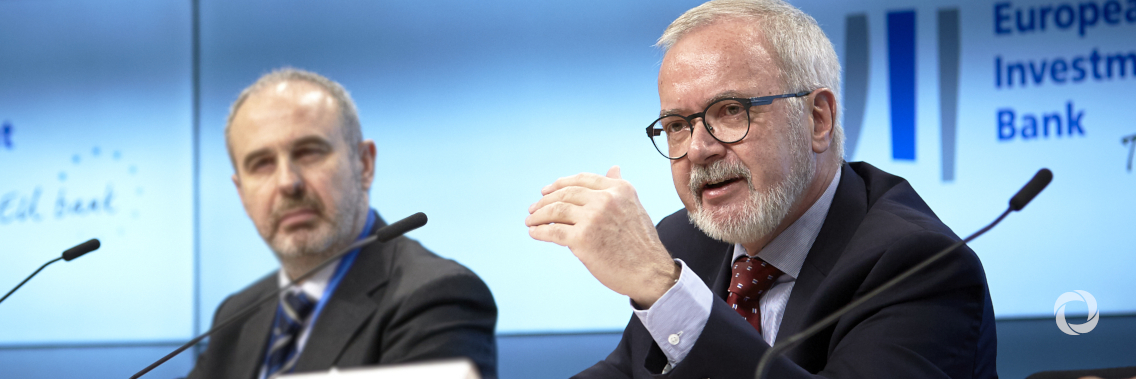 EIB President Werner Hoyer announced new climate ambitions at the UN General Assembly EIB President Werner Hoyer announced new climate ambitions at the UN General Assembly