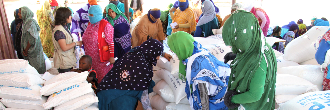 Kingdom of Saudi Arabia provides nutritious dates for refugees in camps in Algeria