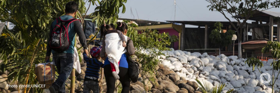 Death threats and gang violence forcing more families to flee northern Central America Death threats and gang violence forcing more families to flee northern Central America