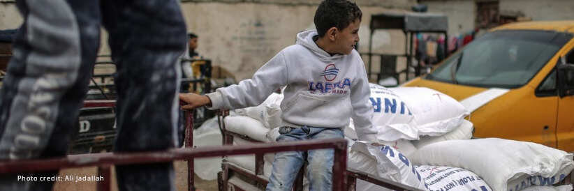The Gaza Strip: Thousands break into UNRWA warehouses in Gaza, taking wheat flour and basic items The Gaza Strip: Thousands break into UNRWA warehouses in Gaza, taking wheat flour and basic items