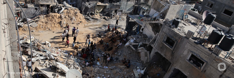 10,000 people feared buried under the rubble in Gaza