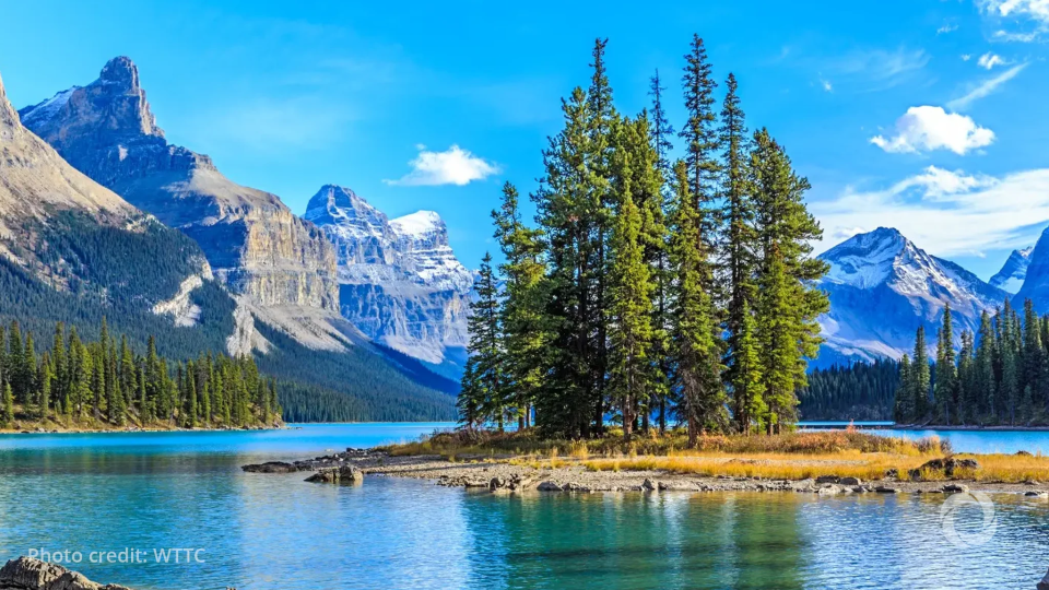 Canada tourism to hit record despite U.S. risks