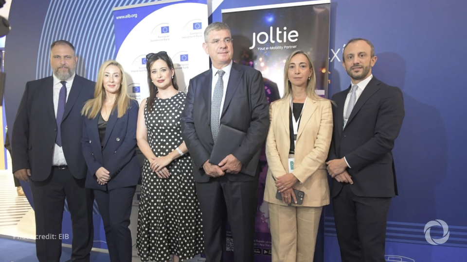 EIB lends €17.5M for Greek electric vehicles charging stations