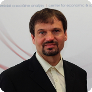 Martin Valentovic, Independent consultant for the good governance, peace-initiative.net