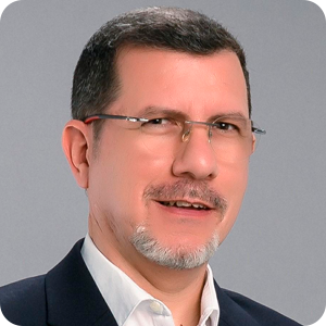 Dr. Alejandro Paredes, Senior International Consultant & University Professor