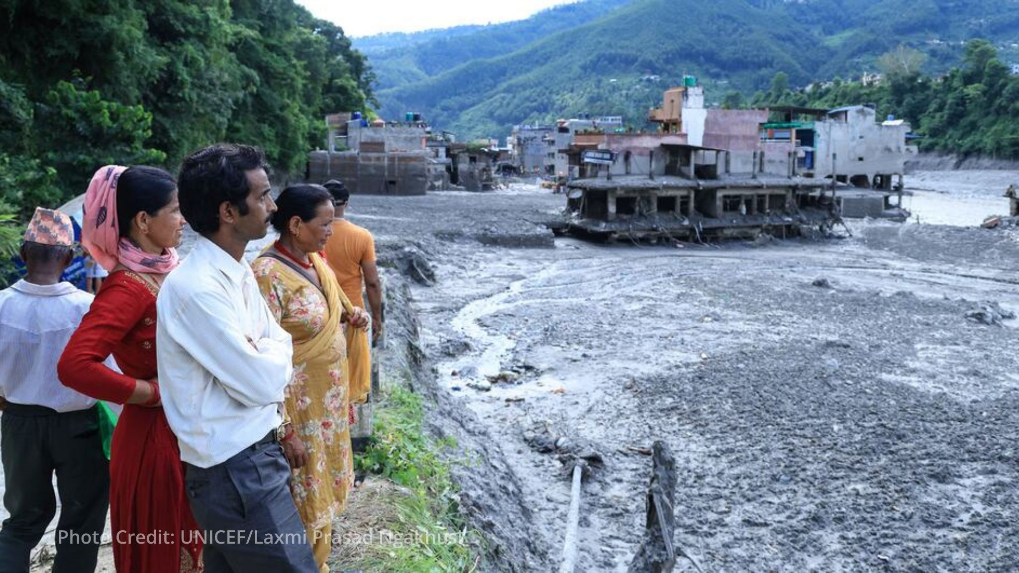 Nepal flooding deaths surpass 900 as needs climb