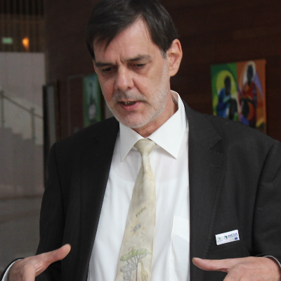 Dr. Manfred W. Buch