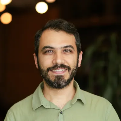 Morad M.